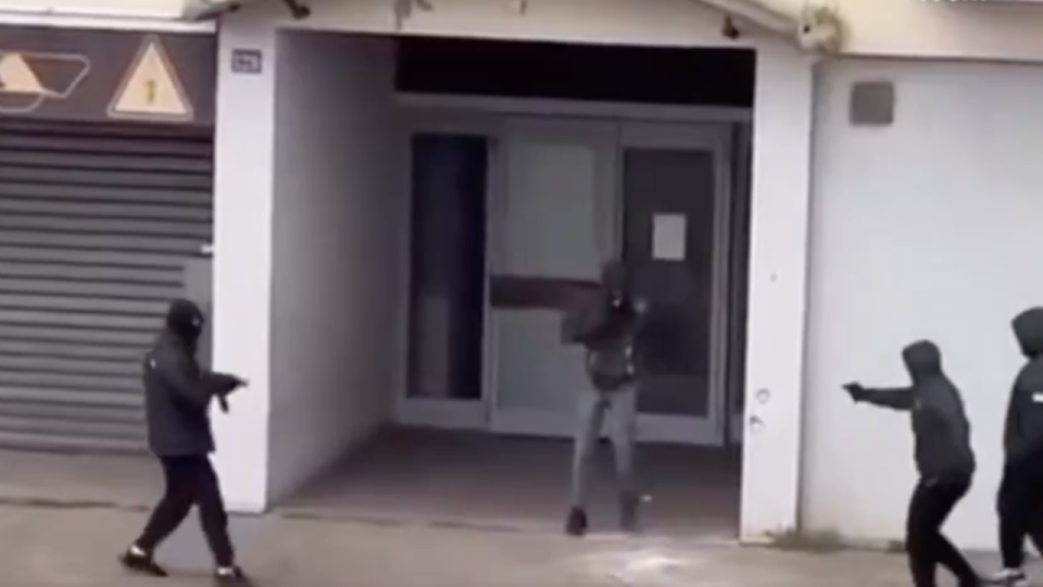 Tirs &agrave; V&eacute;nissieux : de nouvelles images inqui&eacute;tantes montrent l'homme pris pour cible