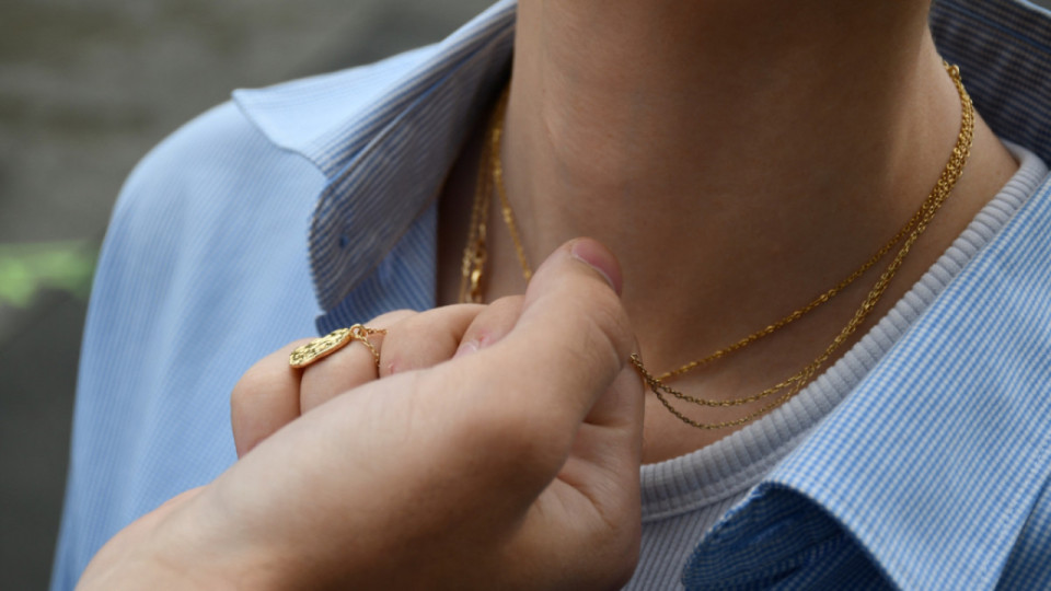 Lyon 3e : une retrait&eacute;e agress&eacute;e en pleine rue, son collier arrach&eacute; en quelques secondes