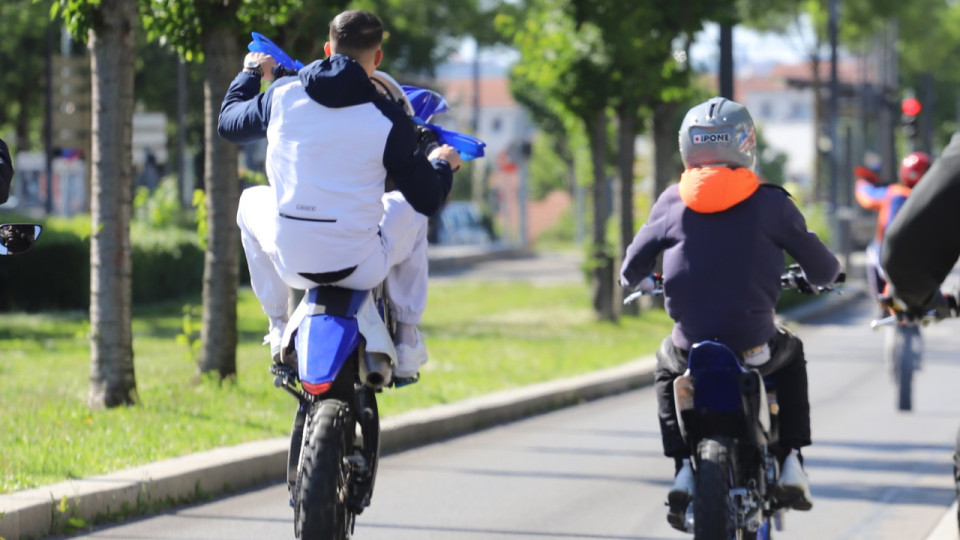 Rod&eacute;os urbains &agrave; Villefranche-sur-Sa&ocirc;ne : deux motos saisies en deux jours, un jeune homme interpell&eacute;