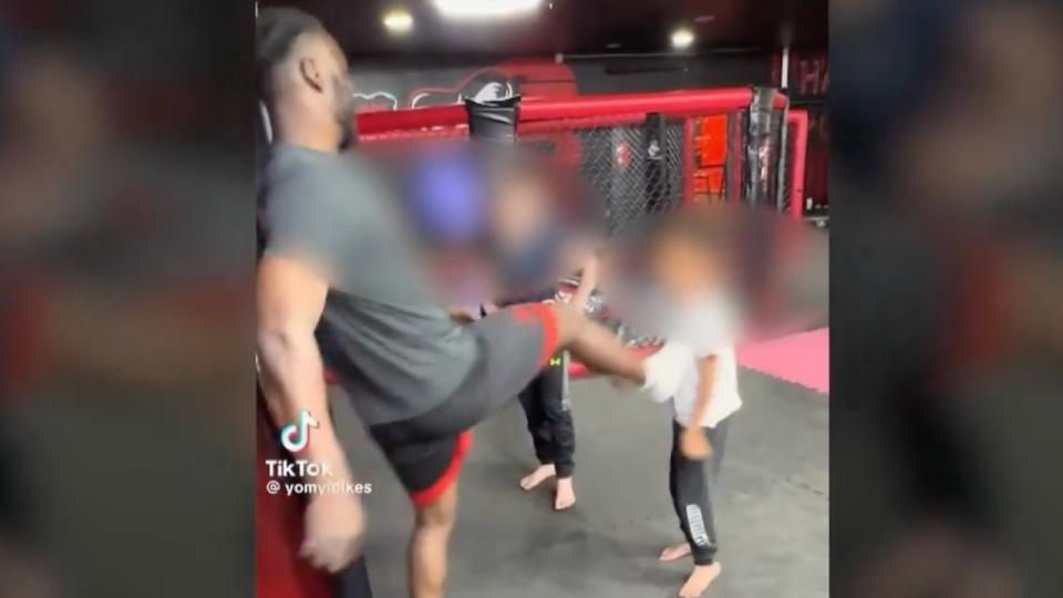 Un coach de MMA &agrave; Villeurbanne met de violents coups de pieds &agrave; des enfants : pol&eacute;mique d&eacute;clench&eacute;e, il assume ses m&eacute;thodes