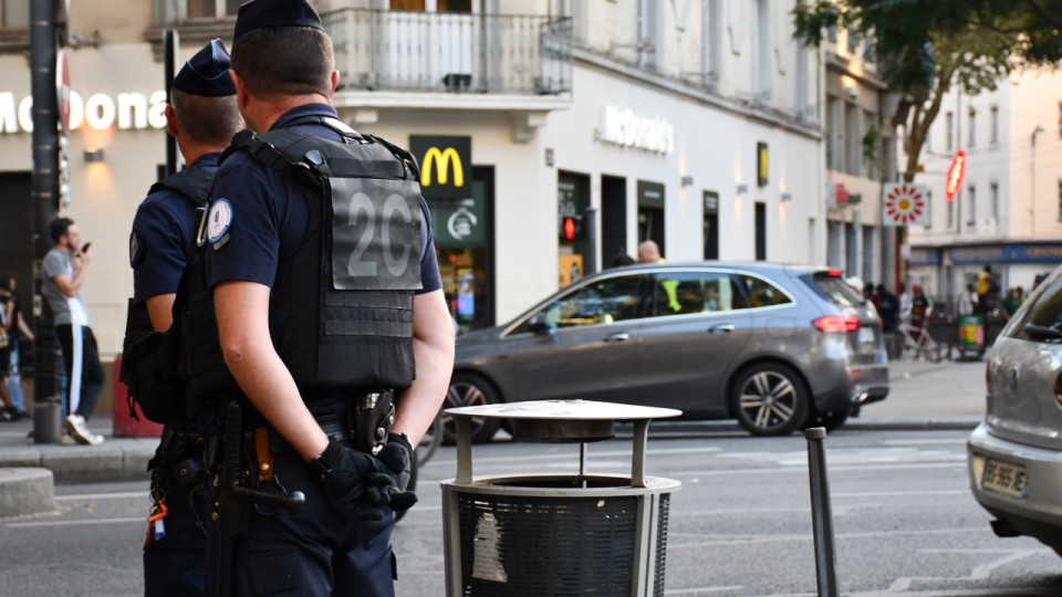 Lyon : il braque un coiffeur de la Guilloti&egrave;re avec un pistolet, la police intervient