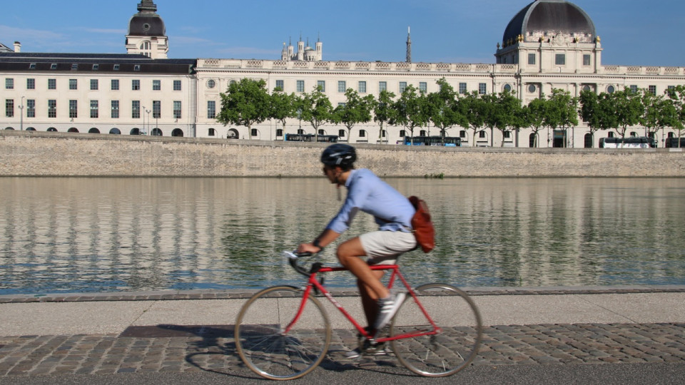 Lyon sacr&eacute;e parmi les meilleures villes cyclables d&rsquo;Europe : ce qui a fait la diff&eacute;rence