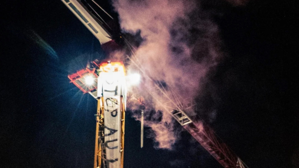 "Stop au Lyon-Turin" : action spectaculaire de militants &eacute;cologistes sur des chantiers lyonnais