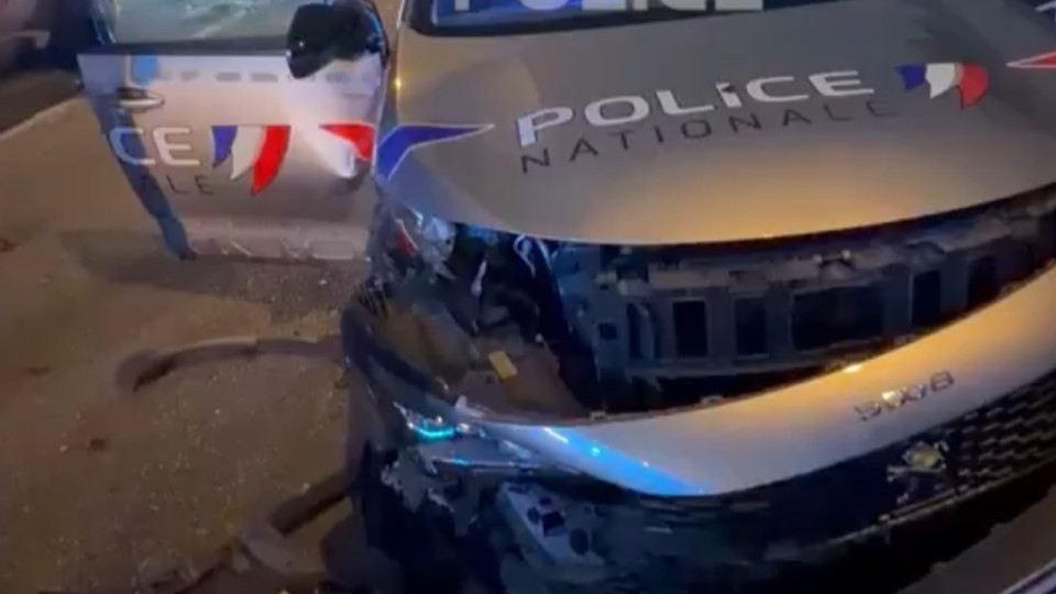 Coinc&eacute;s dans une impasse, ils percutent frontalement une voiture de police apr&egrave;s un refus d'obtemp&eacute;rer pr&egrave;s de Lyon