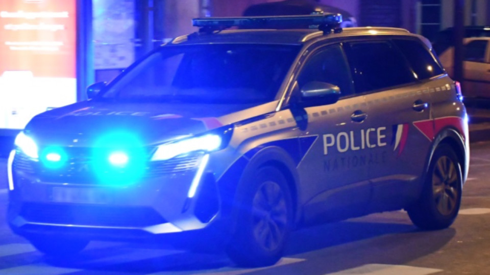 Des policiers appel&eacute;s en urgence pr&egrave;s de Lyon : leur intervention tourne mal