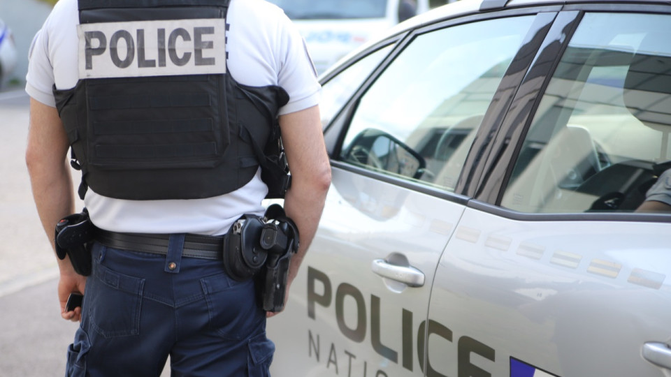 Pr&egrave;s de Lyon : un homme bless&eacute; par balle &agrave; D&eacute;cines, le tireur activement recherch&eacute;