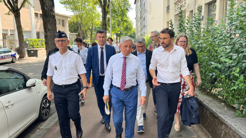 Lyon 7e : pr&eacute;fet et maire unis contre le narcotrafic, un suspect charg&eacute; de drogue interpell&eacute; en pleine visite &agrave; la Cit&eacute; Jardin