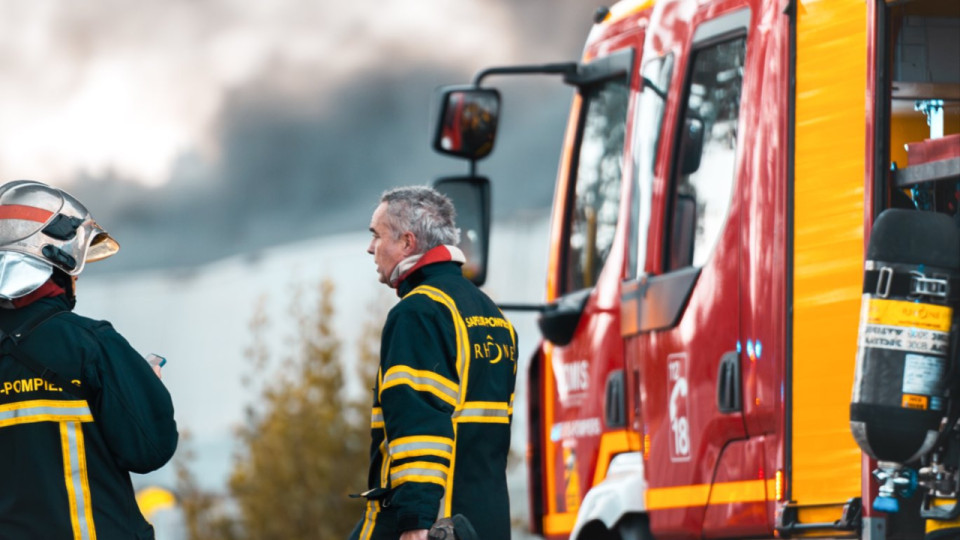 Solaize : un incendie suspect ravage un hectare de v&eacute;g&eacute;tation, un homme interpell&eacute;