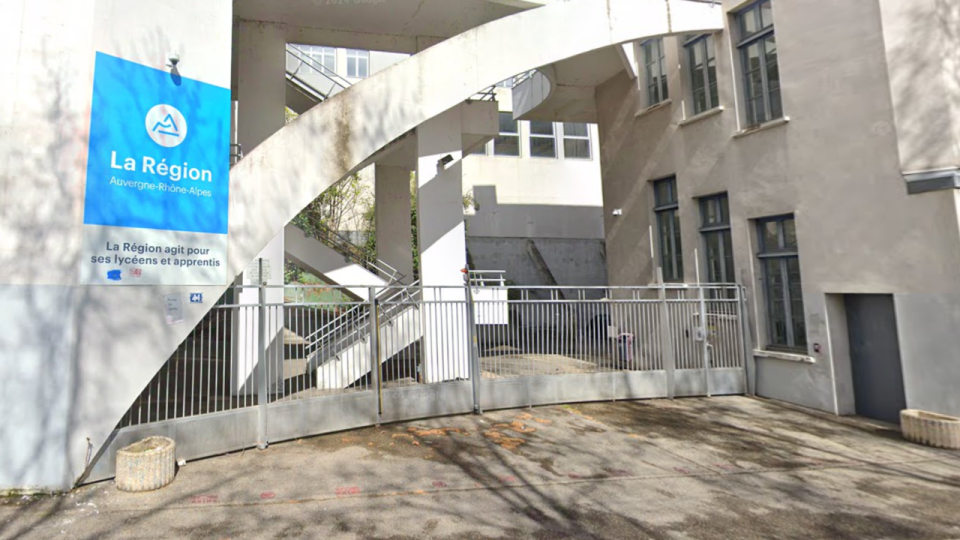 Lyon : un adolescent canadien retrouv&eacute; mort dans l&rsquo;enceinte d&rsquo;un lyc&eacute;e