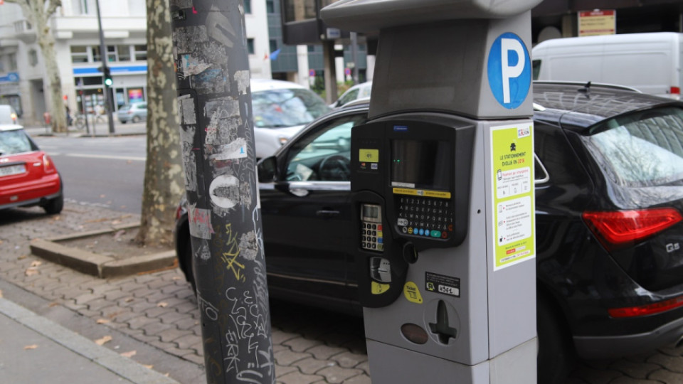 Mauvaise nouvelle pour les automobilistes &agrave; Lyon : il faudra encore payer tout le mois d'ao&ucirc;t