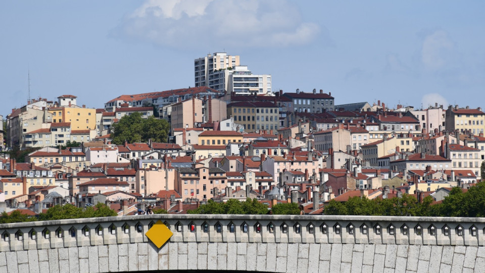 Canicule : le Rh&ocirc;ne quitte la vigilance orange, huit d&eacute;partements restent concern&eacute;s