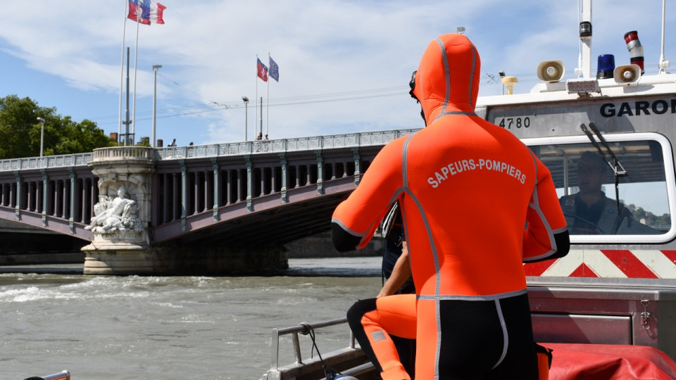 Lyon : un homme de 27 ans se noie dans le Rh&ocirc;ne, un second nageur secouru