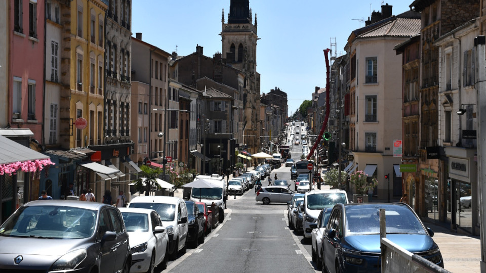 Villefranche-sur-Sa&ocirc;ne : leur man&egrave;ge dans deux boutiques de la rue Nationale finit au tribunal