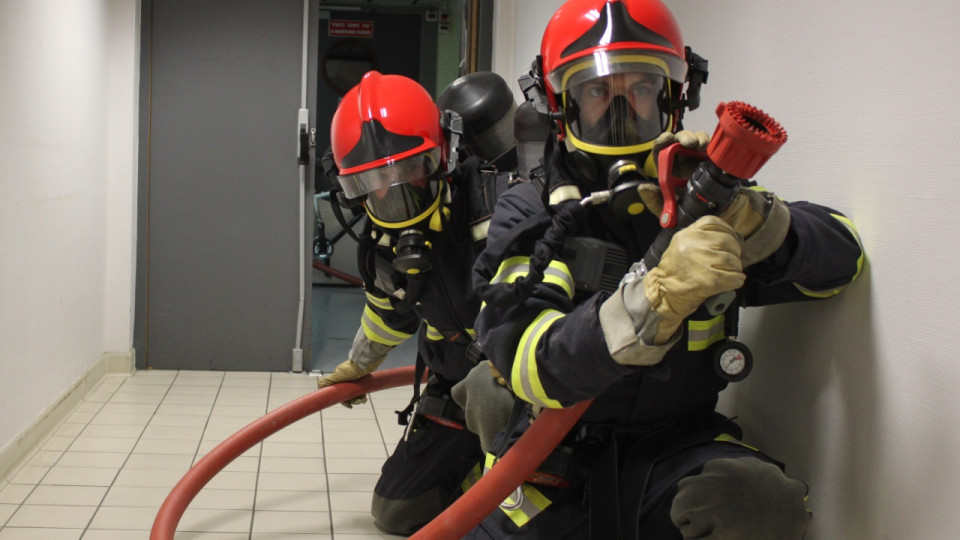 Chassieu : une fuite d&rsquo;azote liquide mobilise une vingtaine de pompiers sp&eacute;cialis&eacute;s