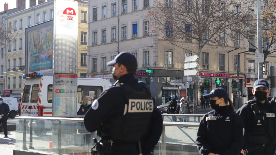 Lyon : deux suspects interpell&eacute;s apr&egrave;s des tirs en pleine rue &agrave; la Guilloti&egrave;re