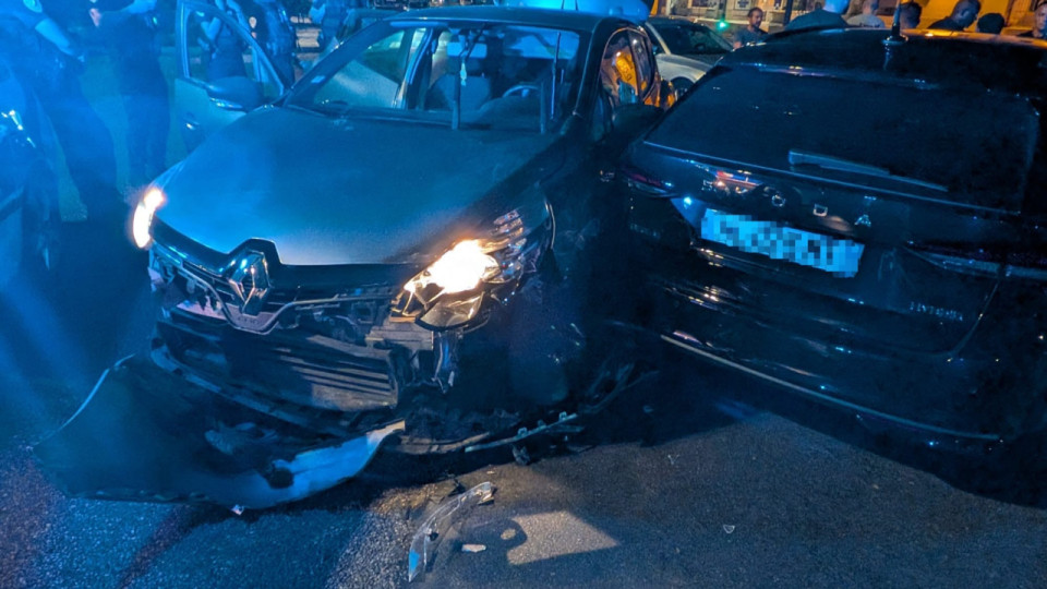 Lyon : une voiture vol&eacute;e percute un &eacute;quipage de la BAC apr&egrave;s un refus d&rsquo;obtemp&eacute;rer, deux policiers bless&eacute;s
