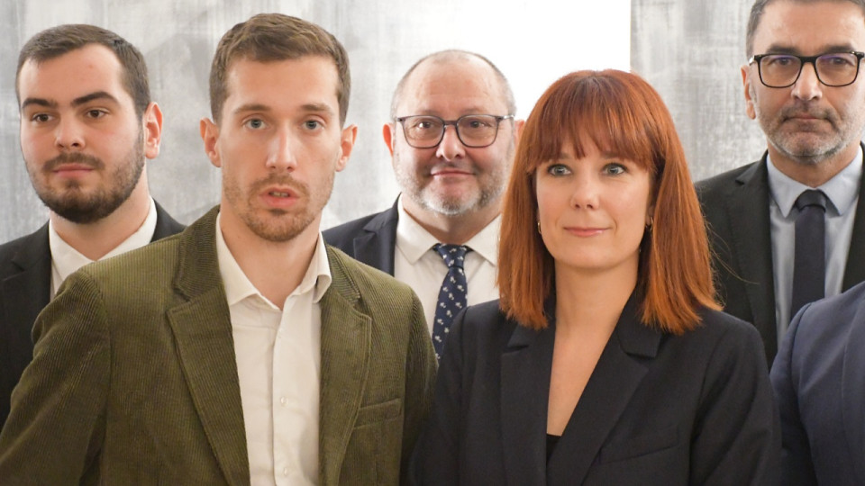 Soup&ccedil;onn&eacute; d'&ecirc;tre l'amant de la d&eacute;put&eacute;e du Rh&ocirc;ne Tiffany Joncour, son assistant parlementaire agress&eacute; par le mari jaloux