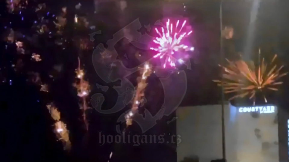Avant d&rsquo;affronter l&rsquo;OL, des feux d&rsquo;artifice tir&eacute;s devant l&rsquo;h&ocirc;tel du Fenerbah&ccedil;e