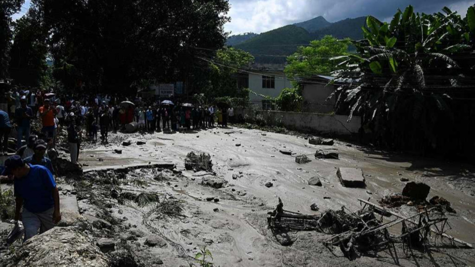 Crues meurtri&egrave;res au Tibet et au N&eacute;pal : "les cons&eacute;quences de l'inaction climatique sont d&eacute;vastatrices", selon le maire de Lyon