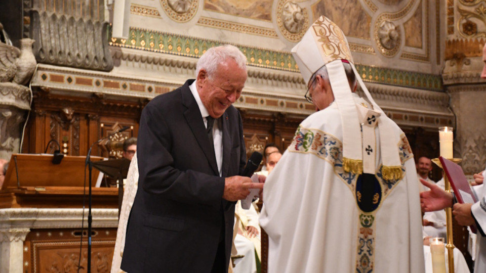 &Agrave; Fourvi&egrave;re, Alain M&eacute;rieux repr&eacute;sente les Lyonnais lors du renouvellement du V&oelig;u des &Eacute;chevins