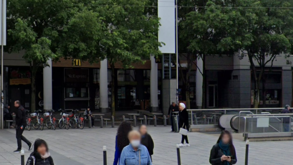 Villeurbanne : le McDonald&rsquo;s des Charpennes retire sa terrasse trop souvent squatt&eacute;e