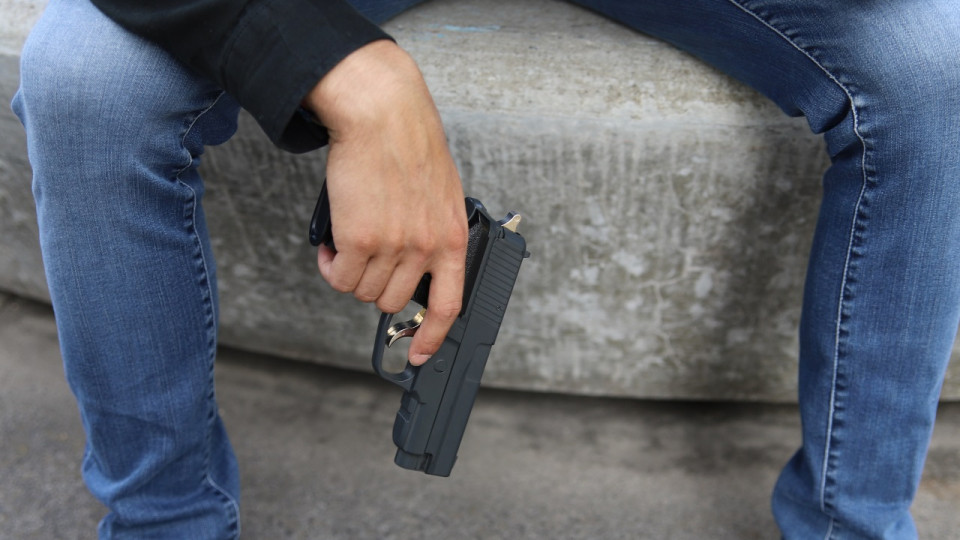 Lyon : un lyc&eacute;en pointe une arme factice sur un camarade devant le lyc&eacute;e Saint-Exup&eacute;ry