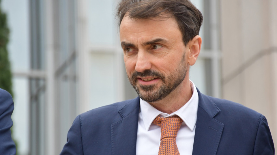 Violences devant les lyc&eacute;es &agrave; Lyon : Gr&eacute;gory Doucet appelle "sans r&eacute;serve &agrave; la d&eacute;sescalade"