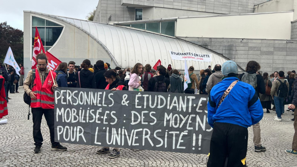 Lyc&eacute;ens et &eacute;tudiants dans la rue : 19 &eacute;tablissements impact&eacute;s, le rassemblement des Terreaux interdit