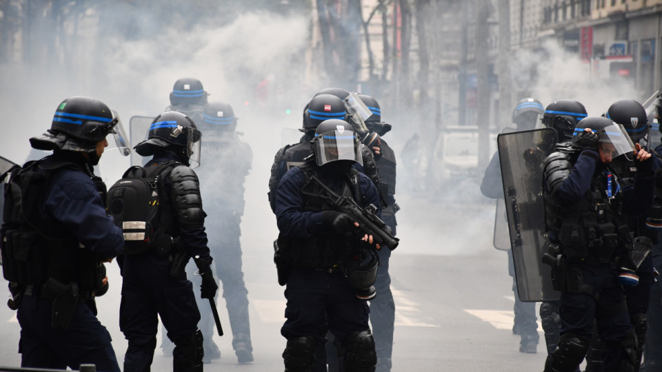 Lyon : un homme gri&egrave;vement bless&eacute; lors d'une manifestation, l&rsquo;IGPN saisie