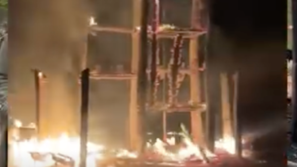D&eacute;cines : une aire de jeux pour enfants incendi&eacute;e, "40 000 euros partis en fum&eacute;e"