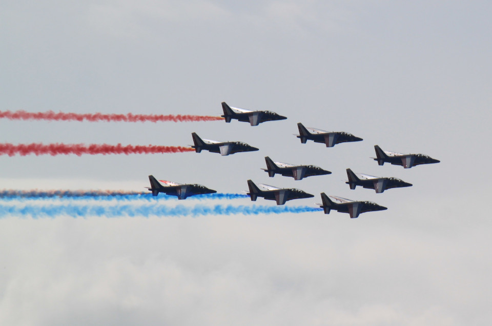 La patrouille de France  a survolé Lyon lundi matin