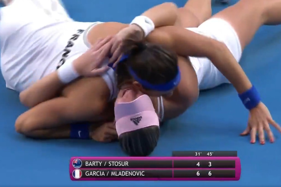 Fed Cup : enfin une victoire de Garcia, qui offre le trophée aux Françaises