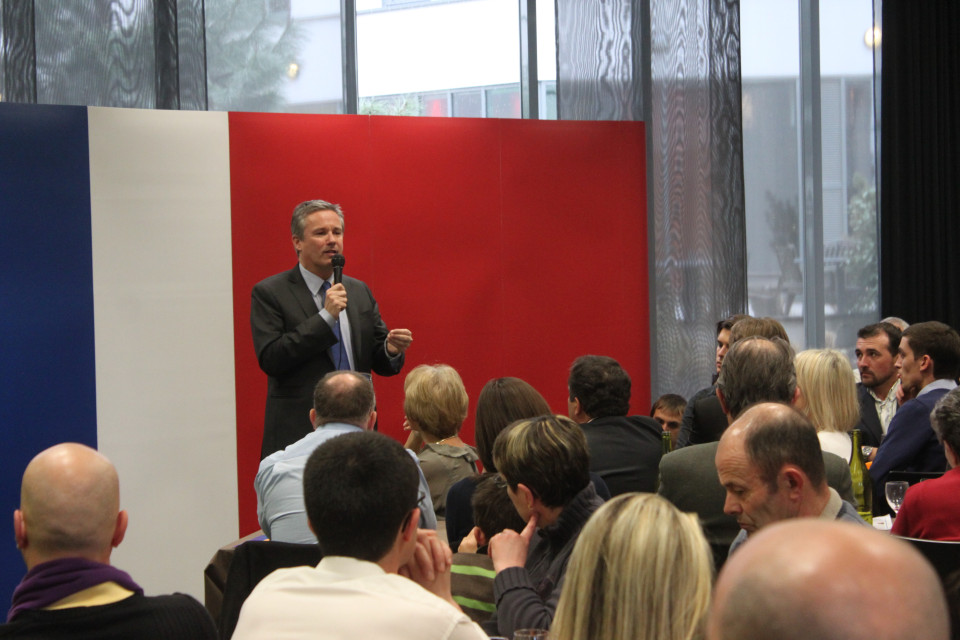 Nicolas Dupont-Aignan dans l'ombre de Sarkozy à Lyon