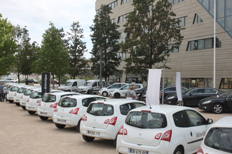 Vente aux enchères d‘anciens véhicules de la Région : Laurent Wauquiez veut mettre des sous dans les caisses