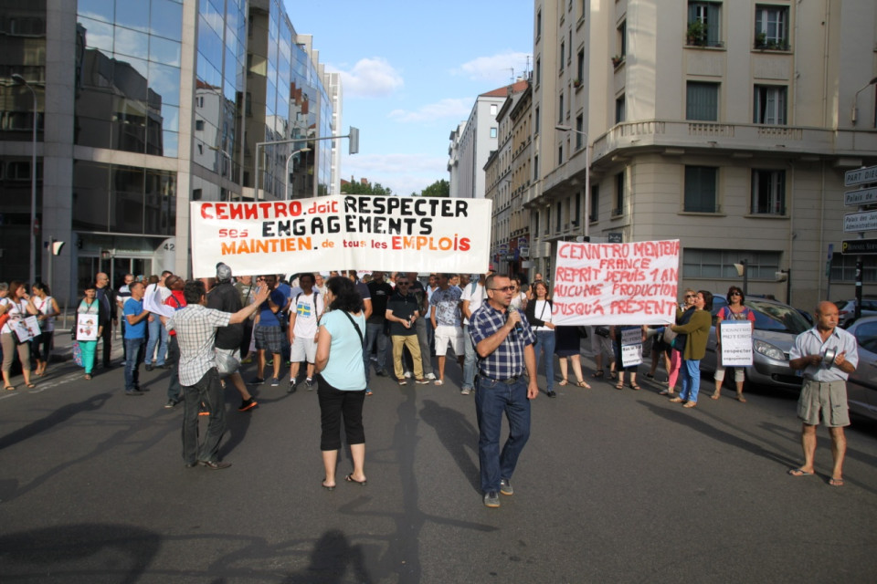 Cenntro Motors : les salariés montrent les crocs