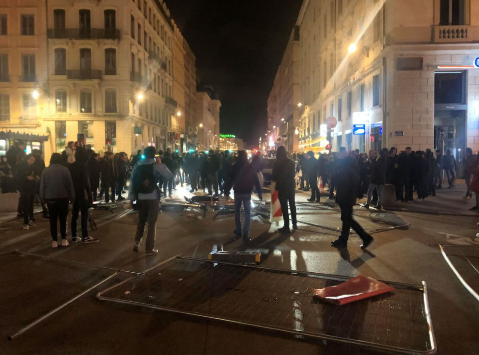 Recours au 49-3 : une centaine de manifestants à Lyon et des débordements