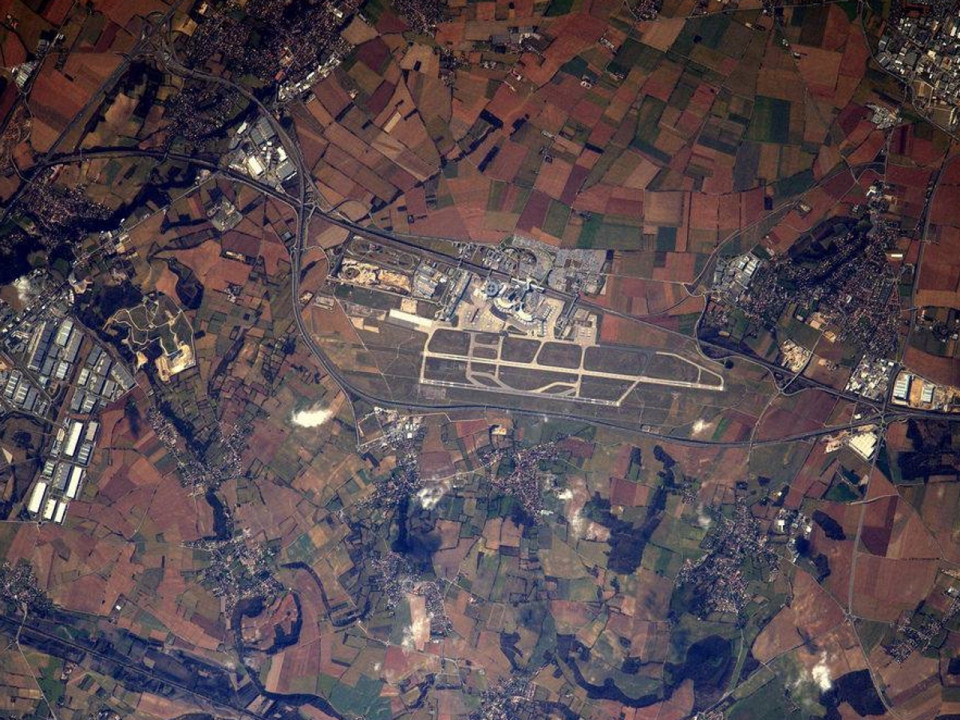 Lyon-Saint-Exupéry : l’aéroport pris en photo par Thomas Pesquet