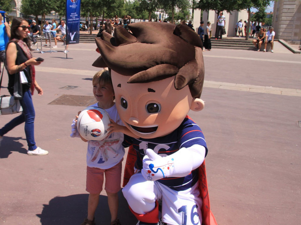Le 6e arrondissement de Lyon aux couleurs de la France pour l’Euro 2016 !