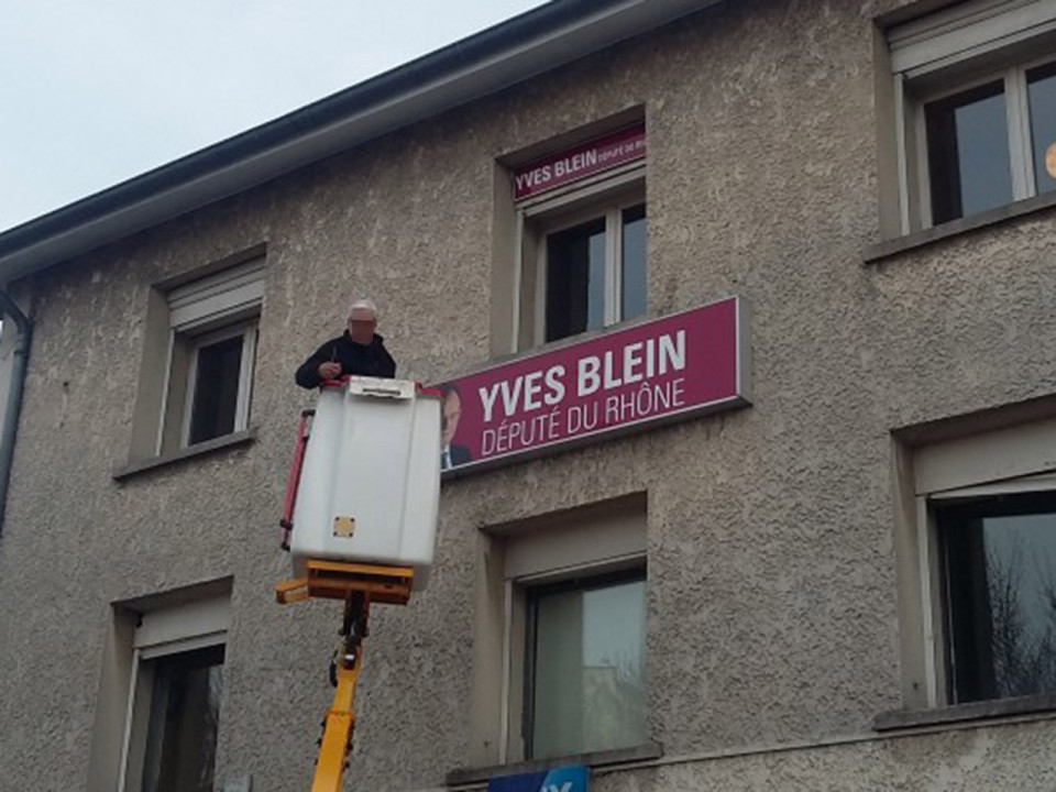 Législatives : Yves Blein et sa pancarte torpillés par Michèle Picard