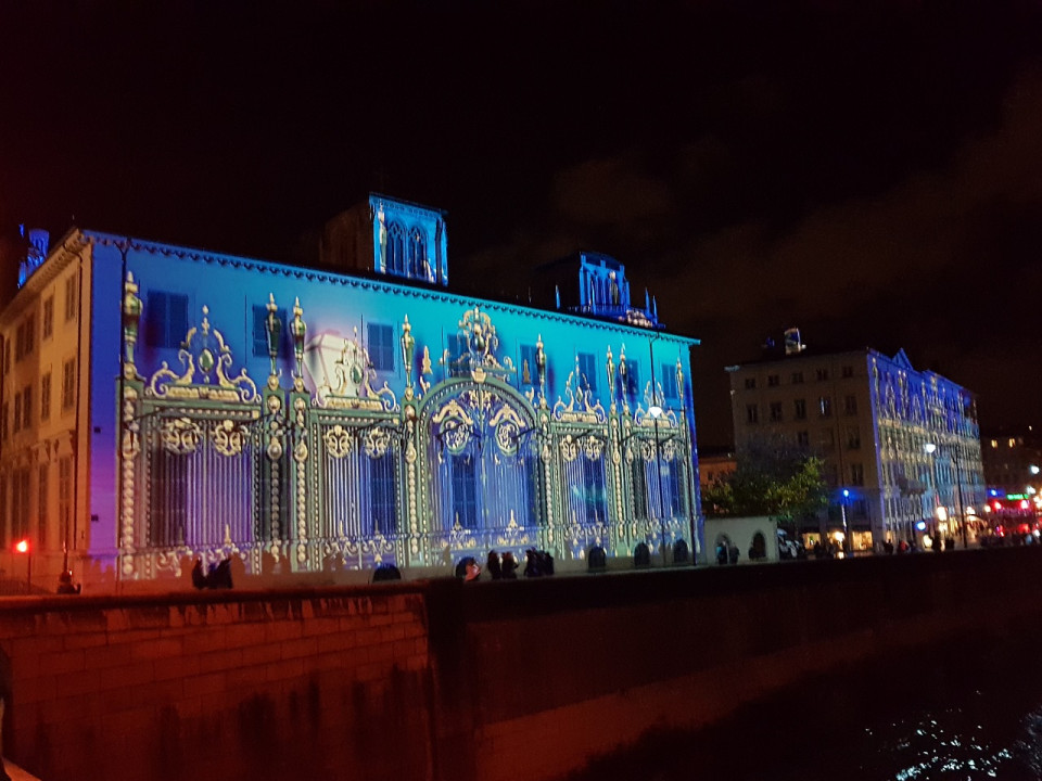 Favoritisme, contrefaçon : la plainte qui secoue la Fête des Lumières à Lyon
