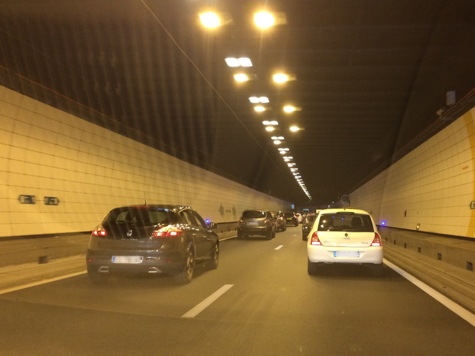 Lyon : victime de car-jacking sous le tunnel de Fourvi&egrave;re !