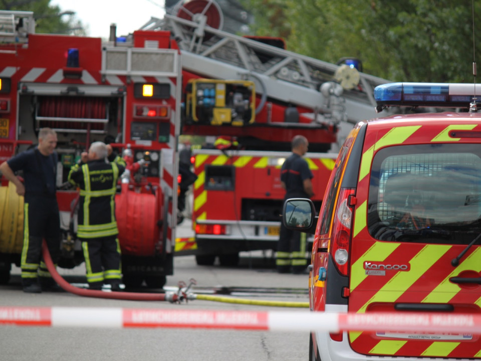 Lyon : 70 personnes évacuées à cause d’un feu de voitures ce lundi matin