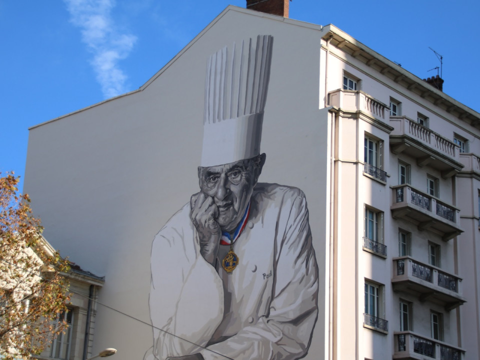 Fête des Lumières : la fresque Paul Bocuse se dévoile un peu plus