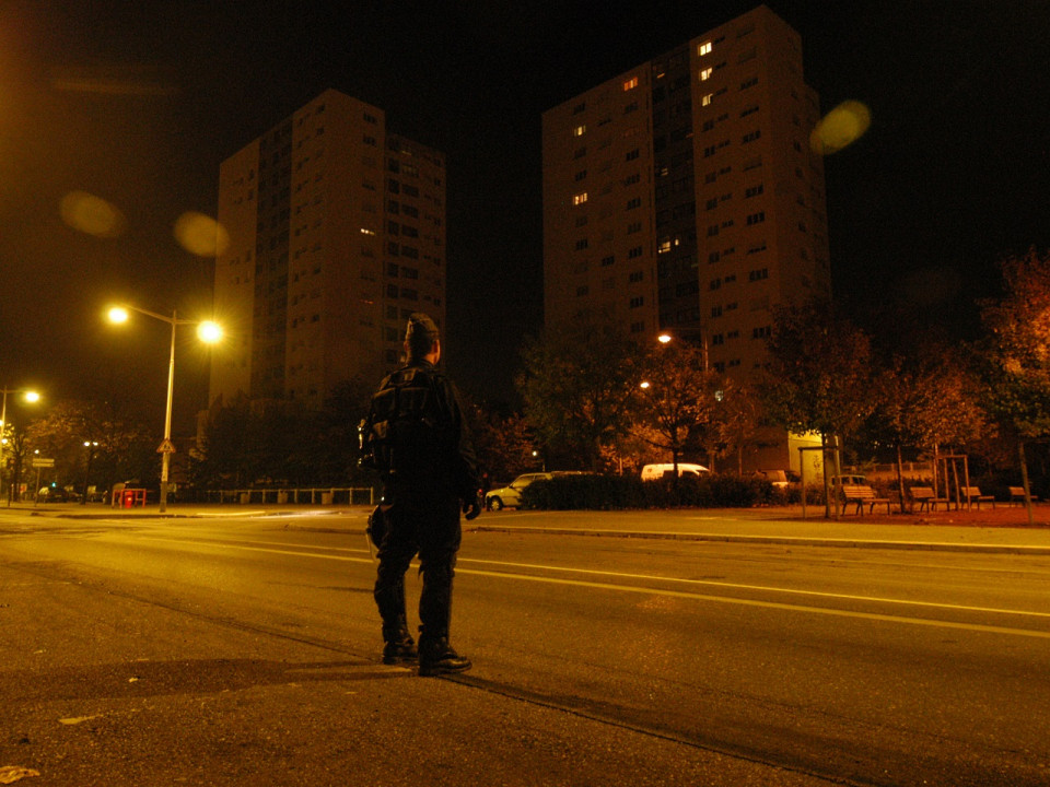 Vénissieux : deux jeunes de 13 et 14 ans interpellés pour des tirs de mortiers sur la police