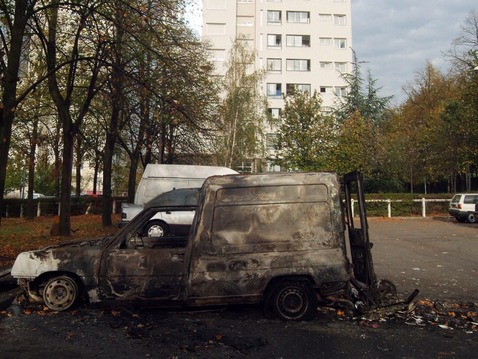 Nuit de la Saint-Sylvestre : des dizaines de voitures encore incendiées dans Lyon et son agglomération