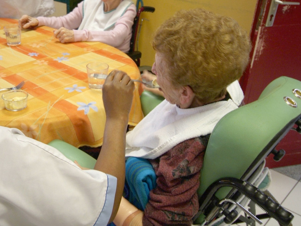 Lyon : les seniors d'une maison de retraite se révoltent, ils ne veulent pas manger équilibré