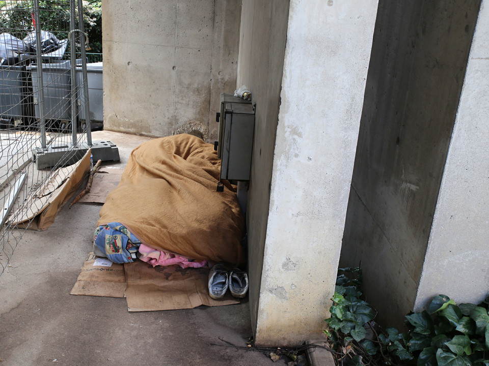 Lyon : un groupe de jeunes s'attaque à un SDF