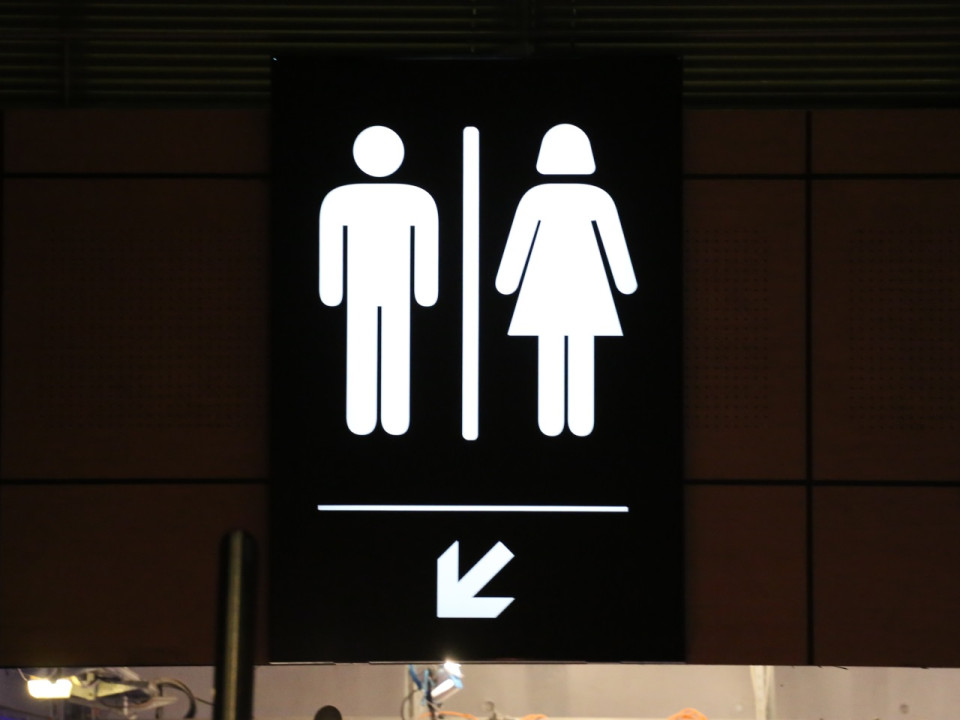 Villefranche-sur-Saône : Un homme retrouvé mort dans des toilettes publiques