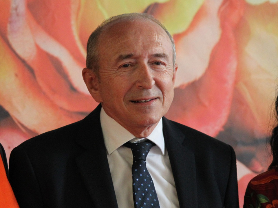 Gérard Collomb évoque un deuil familial pour justifier sa présence à Lyon