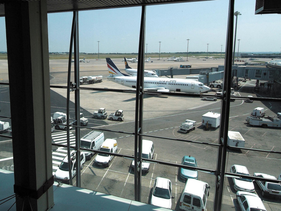 Pollution au kérosène dans l'Est lyonnais : l'aéroport Saint-Exupéry commande une contre-expertise